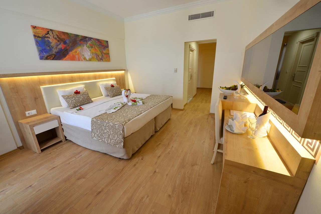 Cesars Side-Ultra All Inclusive Exterior foto